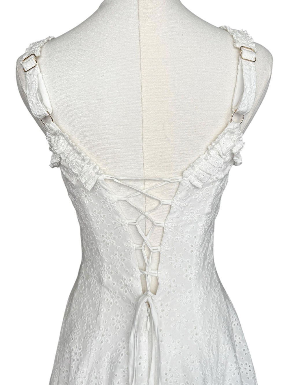 V. Chapman The Moxie Dress in White Eyelet Size:4 - Picture 11 of 14